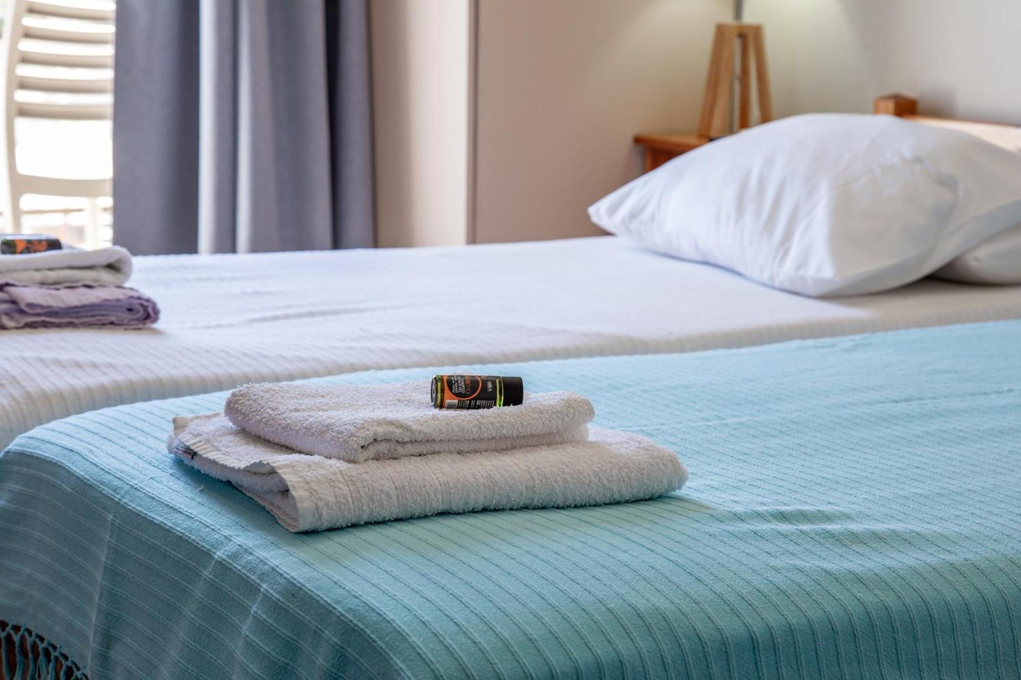 Nefeli Rooms Agia Marina エクステリア 写真