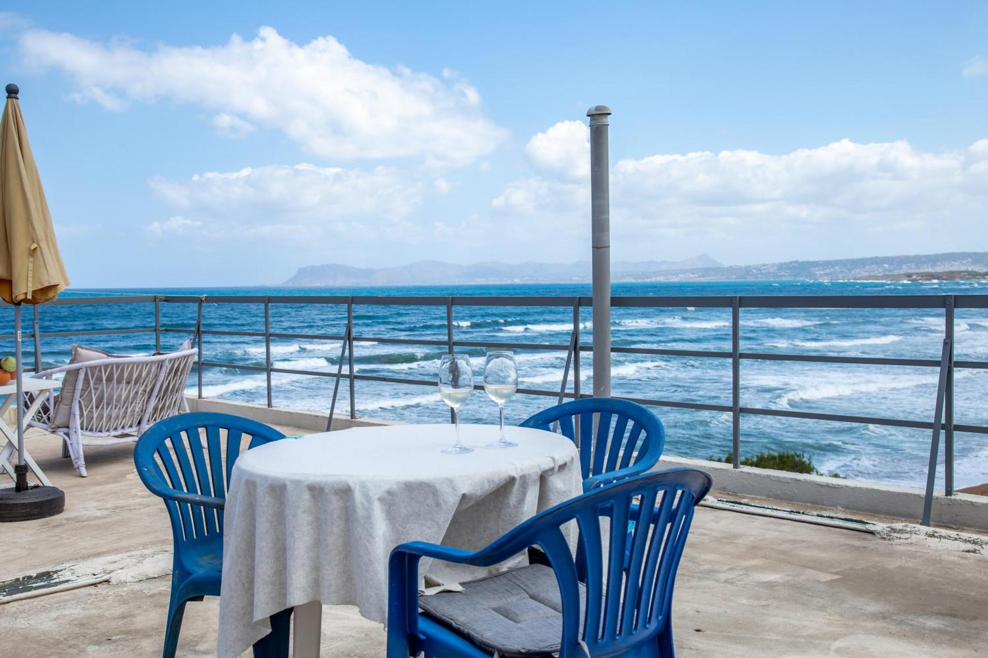 Nefeli Rooms Agia Marina エクステリア 写真