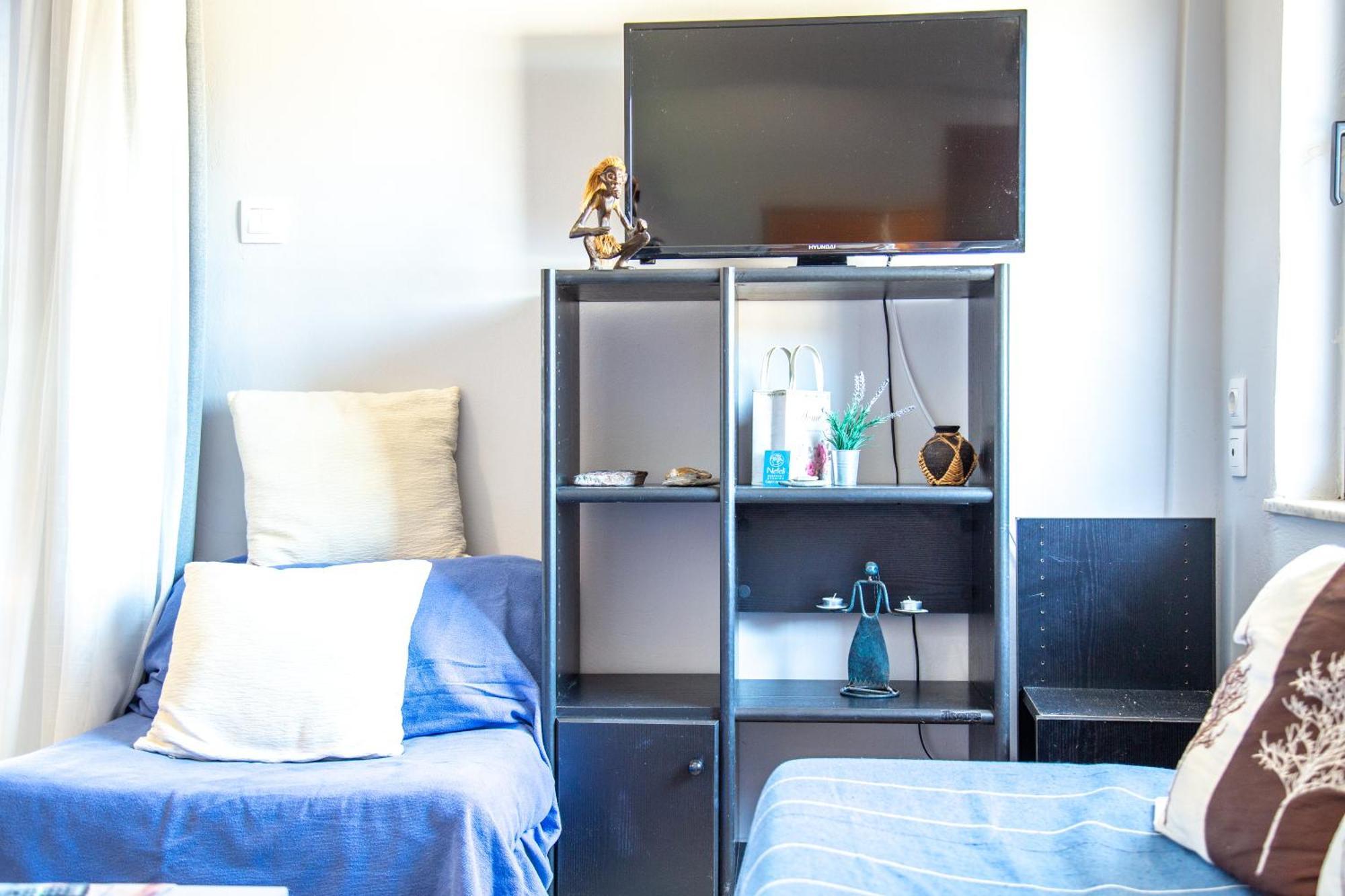 Nefeli Rooms Agia Marina エクステリア 写真