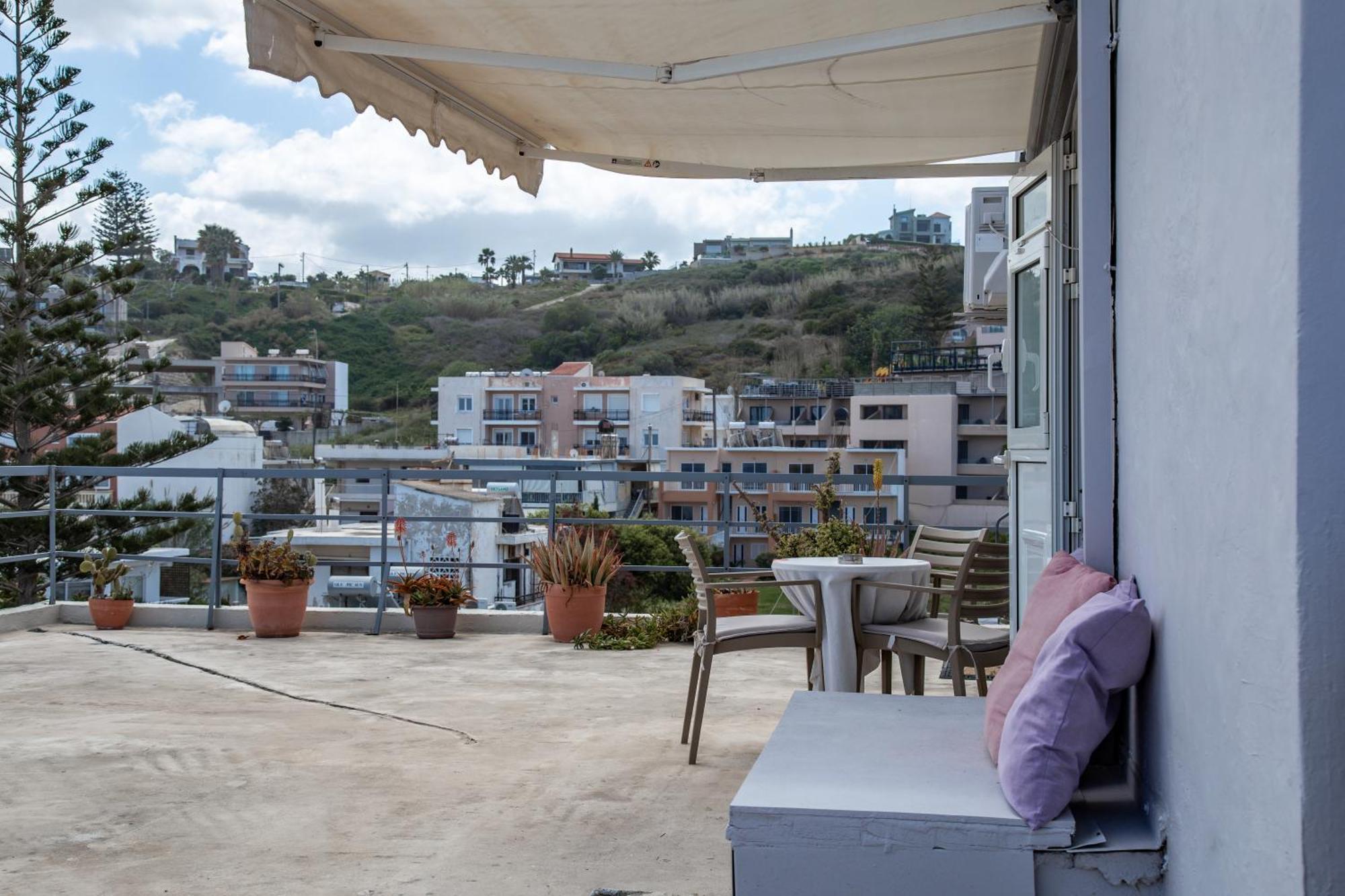 Nefeli Rooms Agia Marina エクステリア 写真