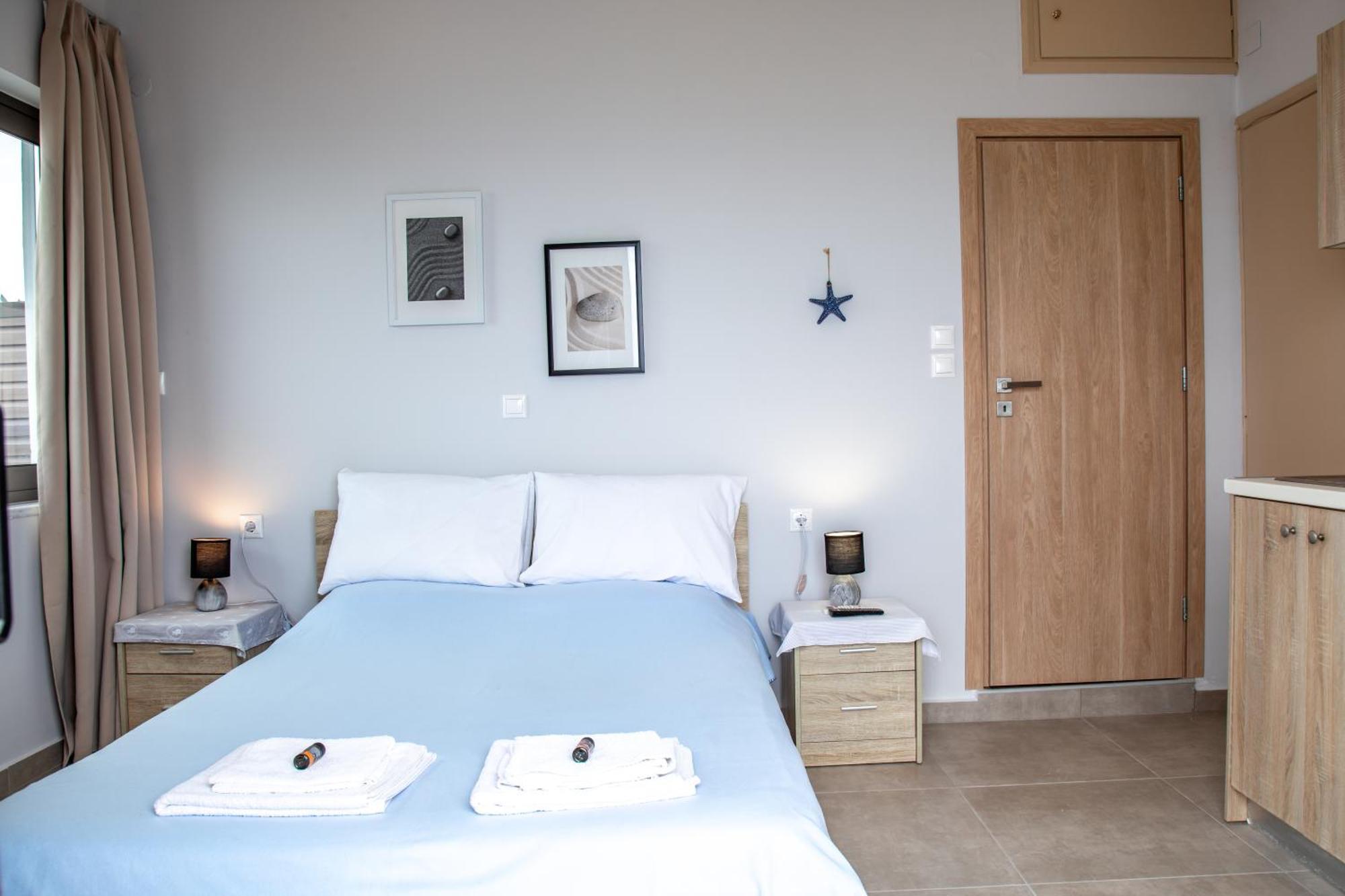 Nefeli Rooms Agia Marina エクステリア 写真