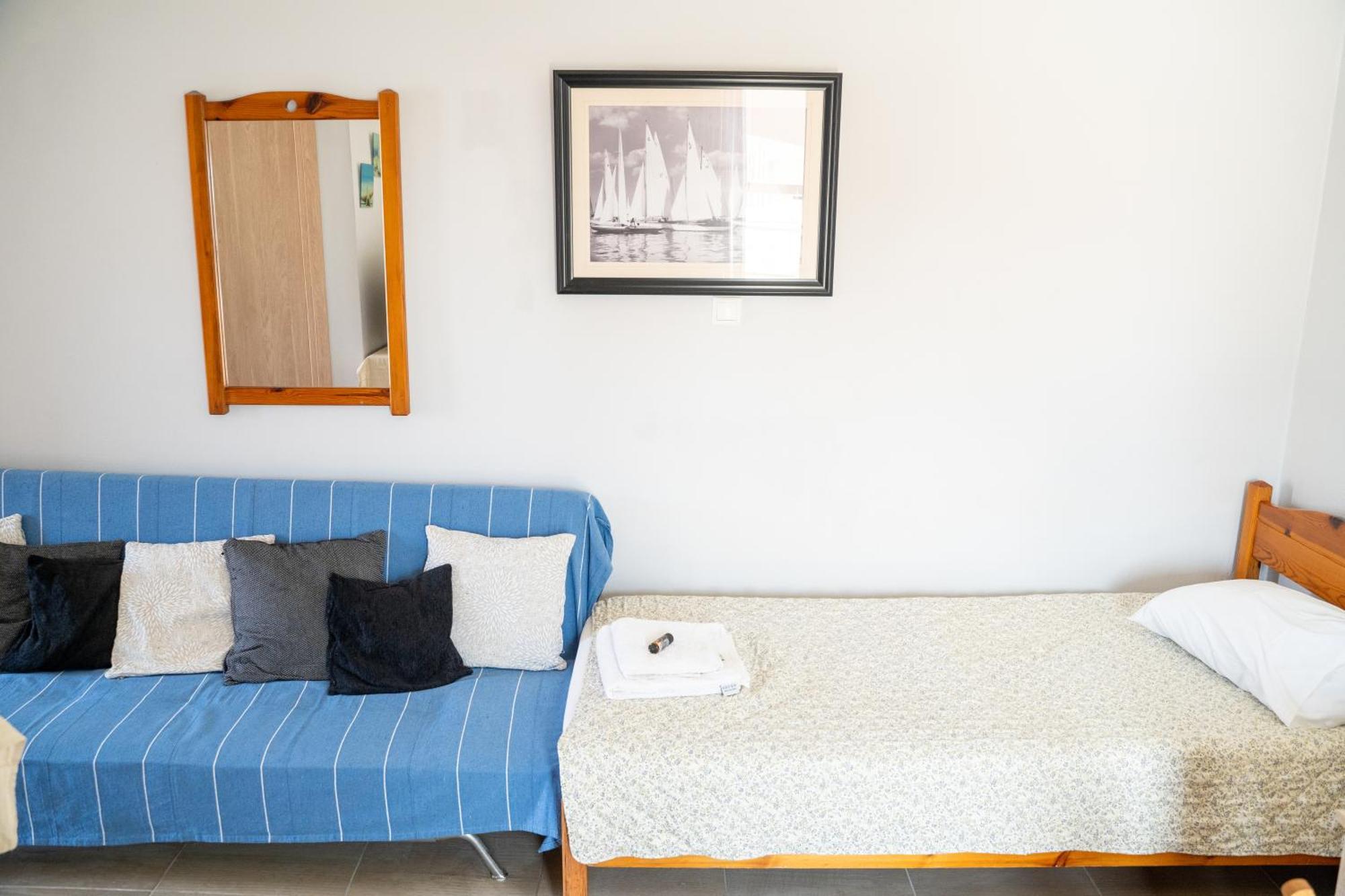 Nefeli Rooms Agia Marina エクステリア 写真